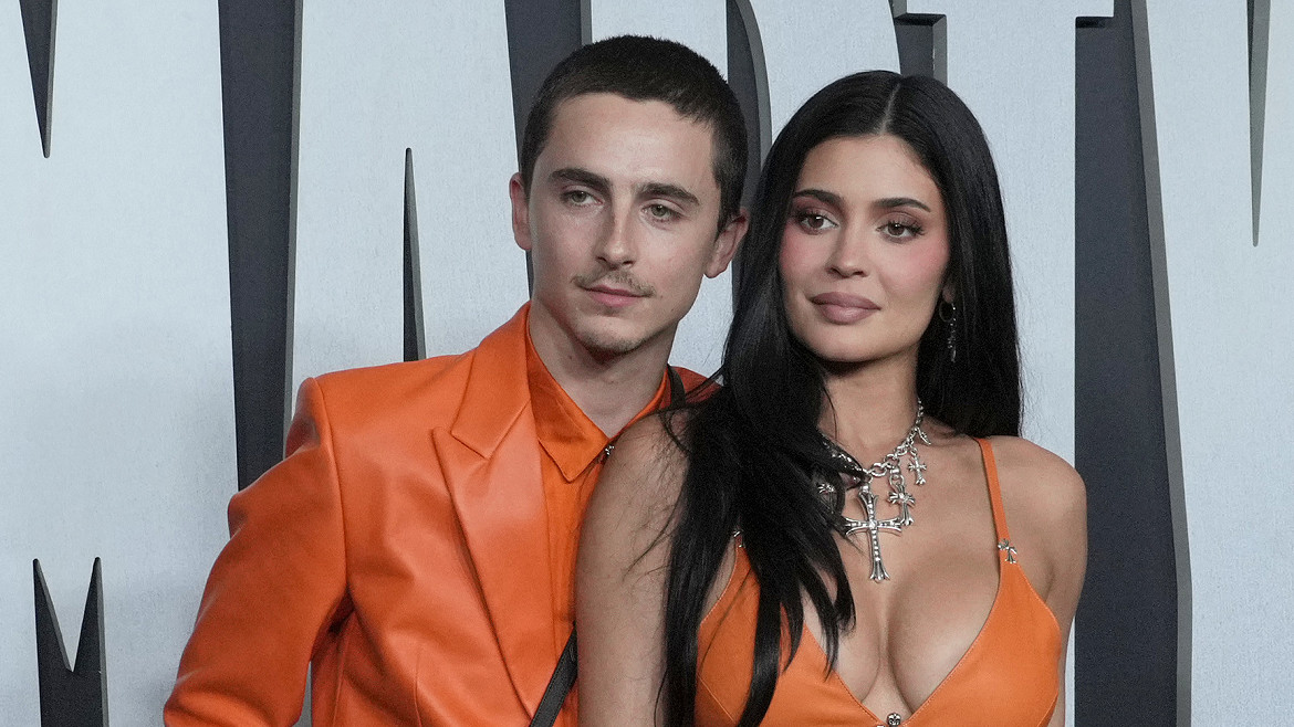 Кайли Дженнер поддержала Тимоти Шаламе на премьере байопика «Марти Великолепный»