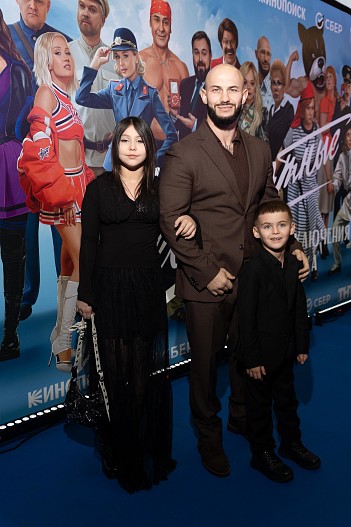 Джиган с детьми