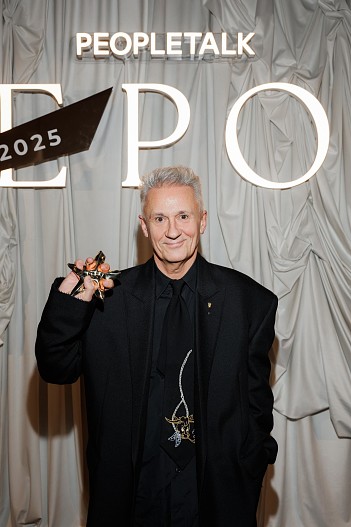 Олег Меньшиков