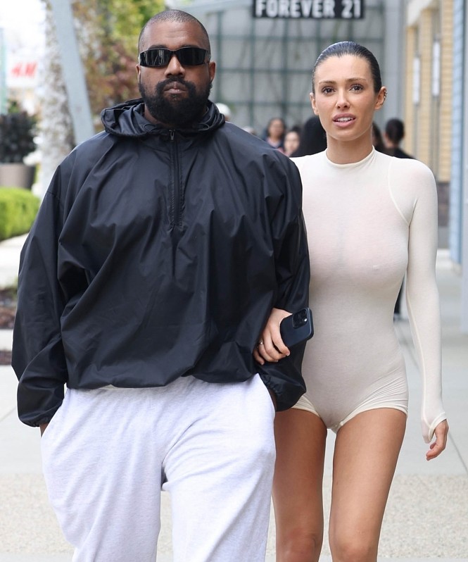 Бьянка Цензори представила эпатажный перформанс в Сеуле