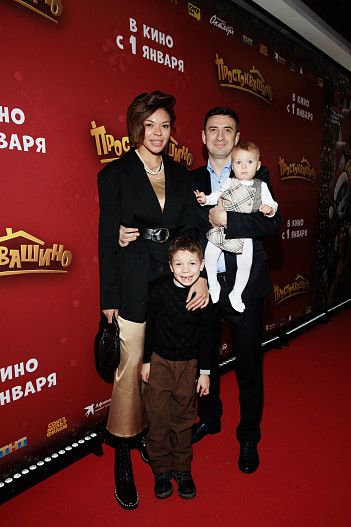 Катерина Кейру и Алексей Гаврилов с детьми