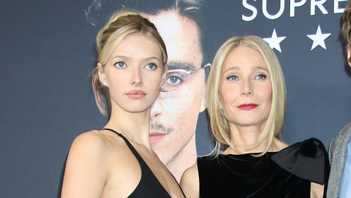 Дочь Гвинет Пэлтроу повторила культовый образ мамы на премьере фильма «Марти Великолепный»