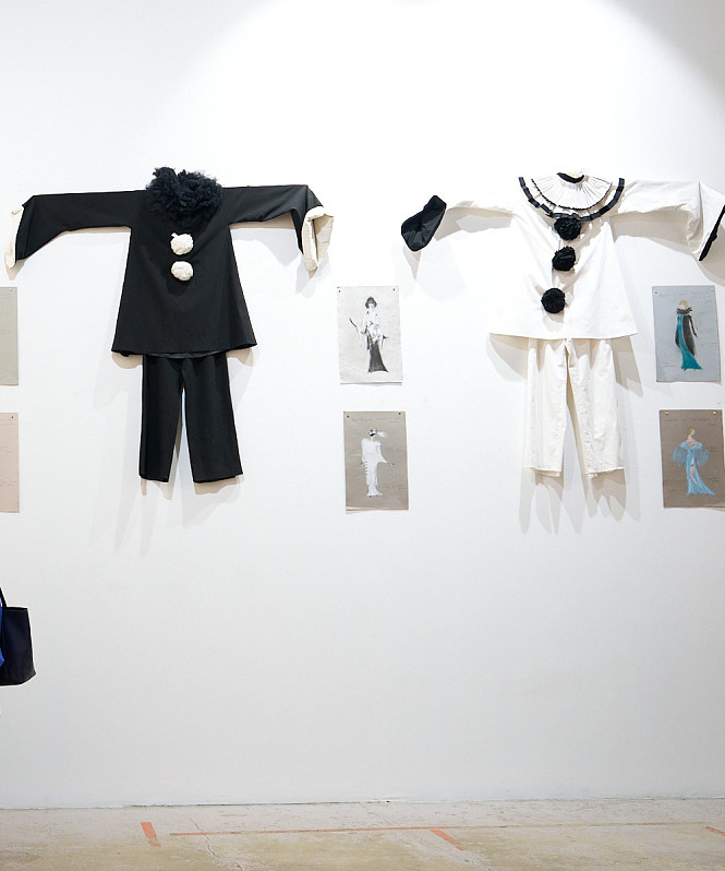 В галерее Тотибадзе на Винзаводе открылась выставка эскизов Светланы Тегин