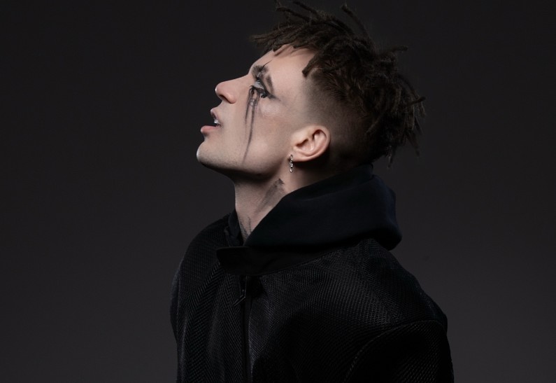 Элджей представил клип на песню «COLDMACHINE»