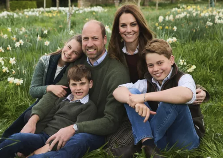 Принц Уильям и Кейт Миддлтон с детьми