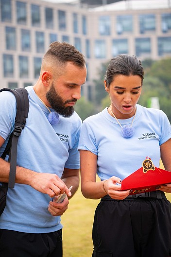 Николай Сердюков и Ксения Бородина на съемках шоу «Сокровища императора»