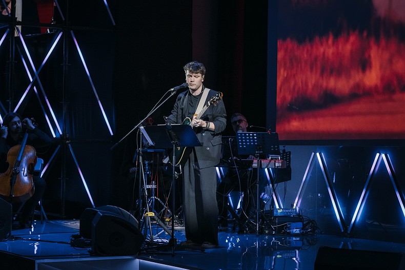 Павел Артемьев