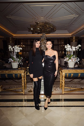 Ирина Йовович, Елена Веселова