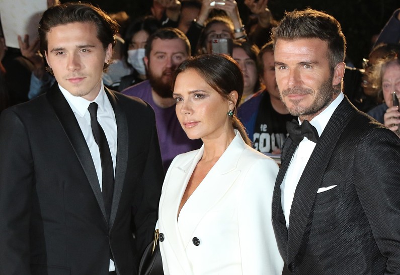 Дэвид и Виктория Бекхэм отписались от Бруклина в соцсетях — он сделал то же самое