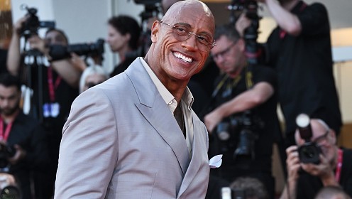 Дуэйн Джонсон отдал дань уважения покойному Робину Уильямсу в своем новом фильме