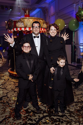 Ян Яновский и Елена Фейгин с сыновьями Йозефом и Эйбом