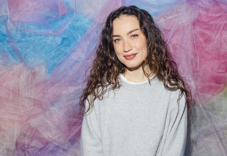 Виктория Дайнеко, Карина Нигай, Катя Кабак поддержали коллаборацию Юли Годуновой и компании Quidi