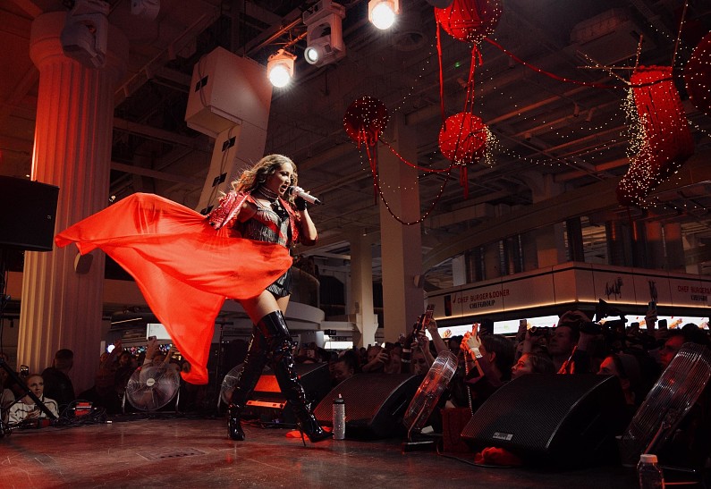 Ольга Бузова, ISTOKIYA, Вита Чиковани и другие артисты: как прошел ISTOKIYA Music Fest