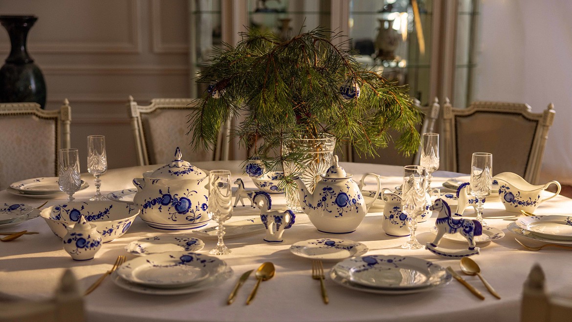 Тепло новогодних традиций с «Гжель»