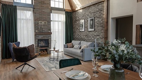 Новогоднее волшебство в европейском стиле: камерный отдых в арт-парке «Гармонд»