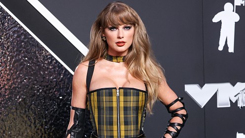 Тейлор Свифт рассказала, почему расплакалась на сцене