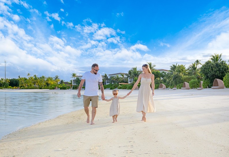 Новогодние торжества в Kuda Villingili: сквозь разные эпохи