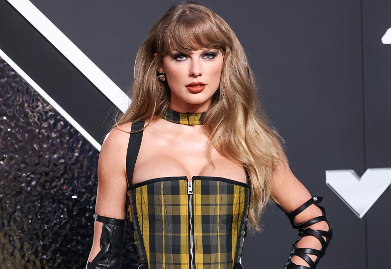 Тейлор Свифт рассказала, почему расплакалась на сцене