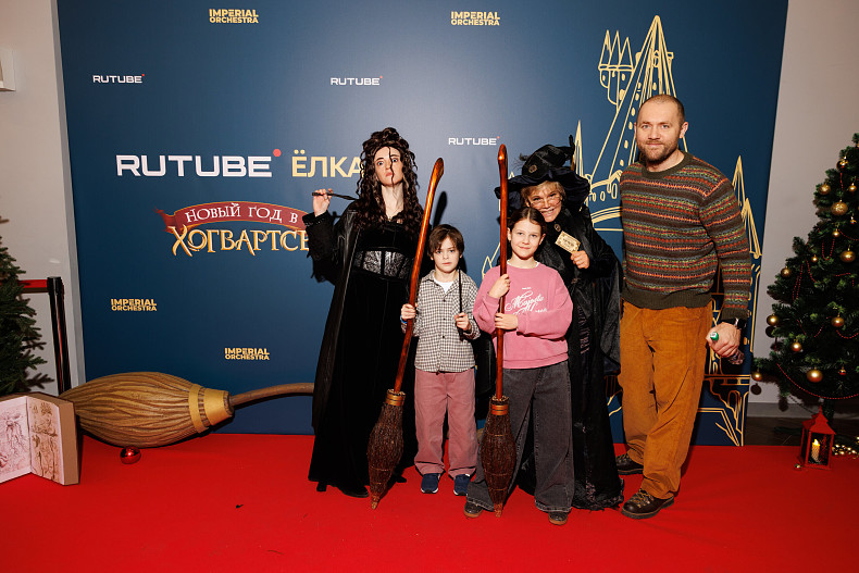 Денис Шведов с детьми