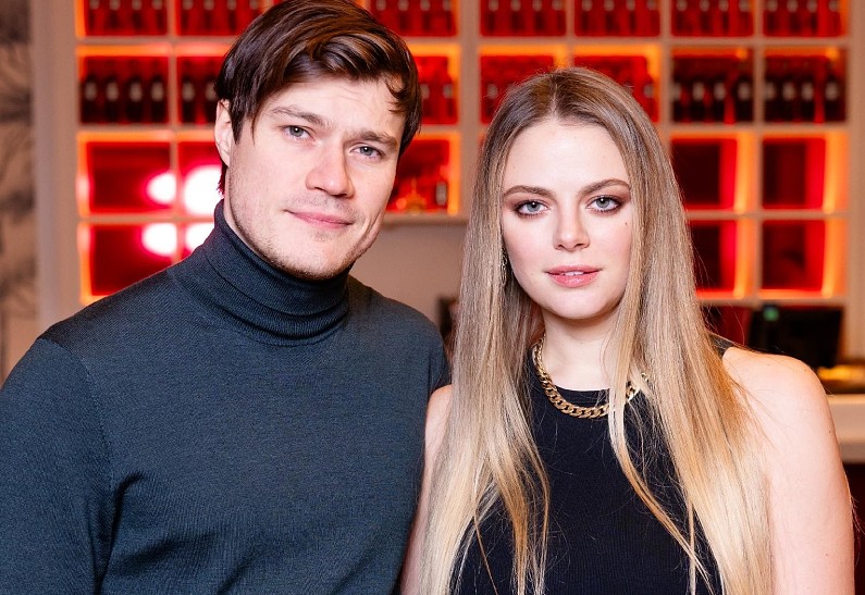 Олег Гаас и Маргарита Аброськина, Даша Верещагина, Лев Зулькарнаев и другие гости премьеры фильма «Отец, мать, сестра, брат»