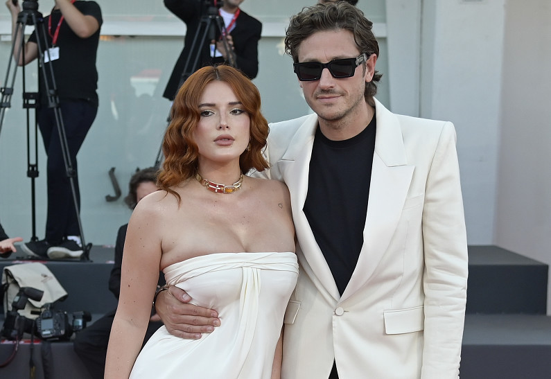 Белла Торн рассказал, почему она и ее жених так и не назначили дату свадьбы