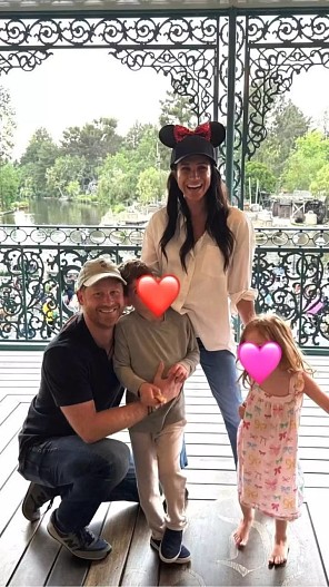 Принц Гарри и&nbsp;Меган Маркл с детьми