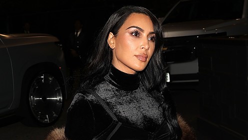 Ким Кардашьян повторила канонический наряд Mugler 1986 года