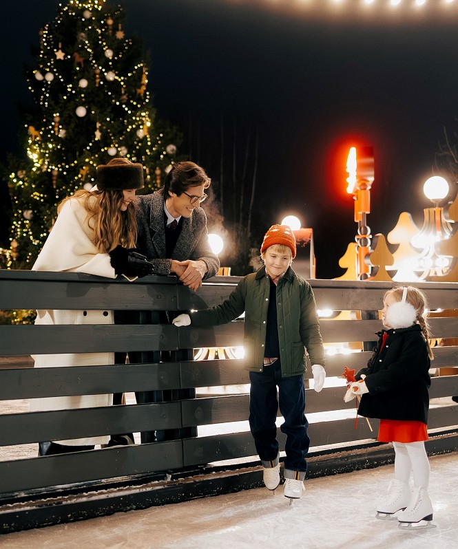 Зима на льду: открылся каток The Rink