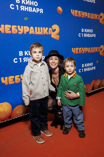 Ольга Сутулова с детьми