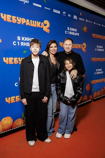 Вячеслав Муругов с семьей