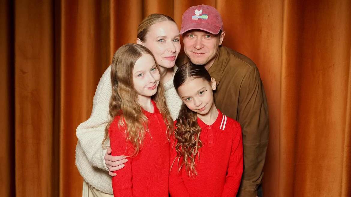 Юра Борисов с семьей, Сергей Гармаш, Полина Максимова, Елена Яковлева и другие гости премьеры фильма «Чебурашка 2»