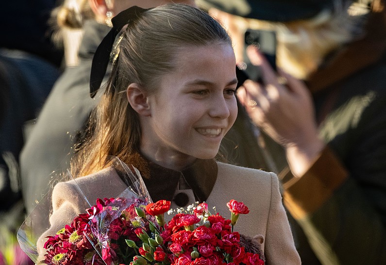 Принцесса Шарлотта повторила знаменитый наряд своей мамы