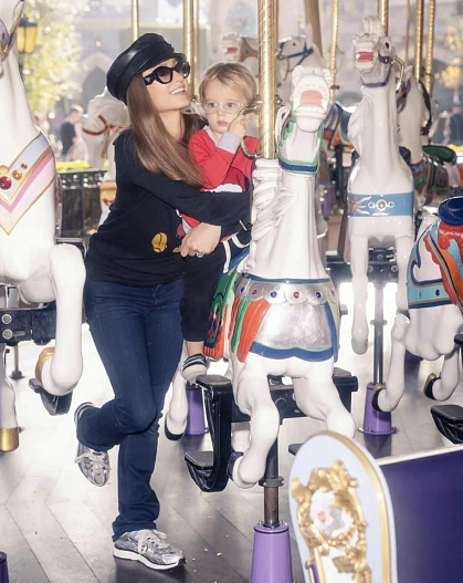 Пэрис Хилтон с сыном