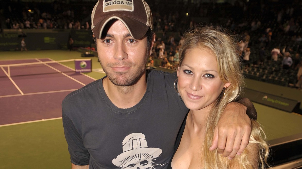 Анна Курникова поделилась редким фото всех четверых детей