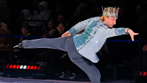 В Москве с аншлагом прошла премьера ледового шоу «Белоснежка» Евгения Плющенко и Яны Рудковской