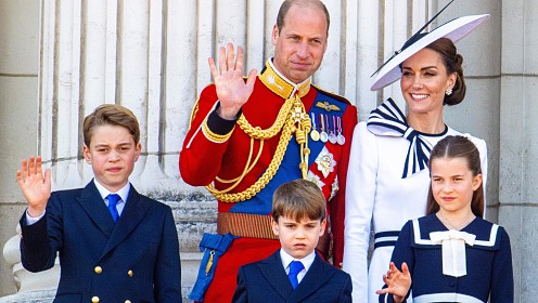 Кейт Миддлтон посетила с детьми рождественское представление