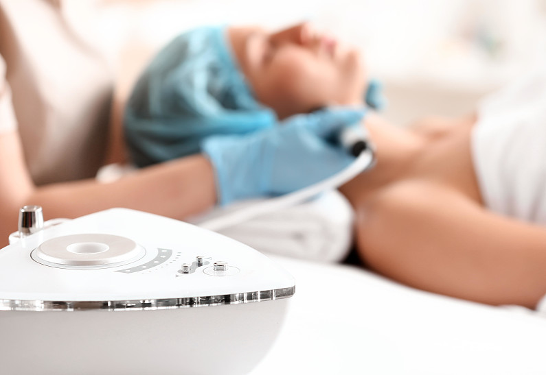 Монополярный РФ-лифтинг как ключевое решение для коррекции «Оземпик-фейс»