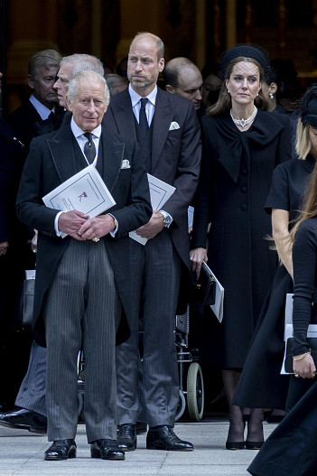 Карл III, принц Уильям, Кейт Миддлтон