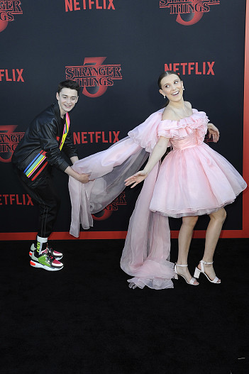 Ноа Шнапп и Милли Бобби Браун