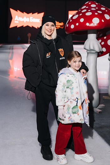 Лера Кудрявцева с дочерью