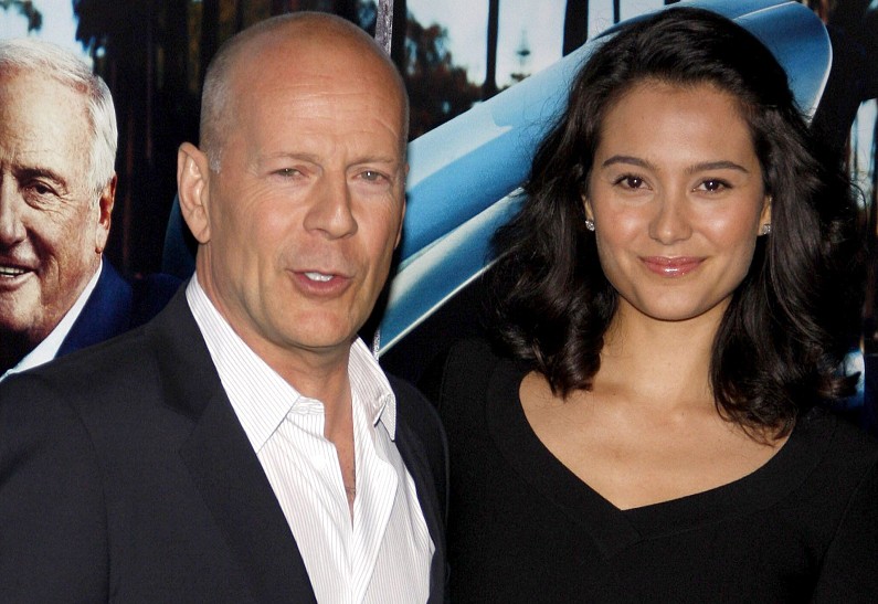 Эмма Хеминг столкнулась с хейтом после выселения Брюса Уиллиса из семейного дома