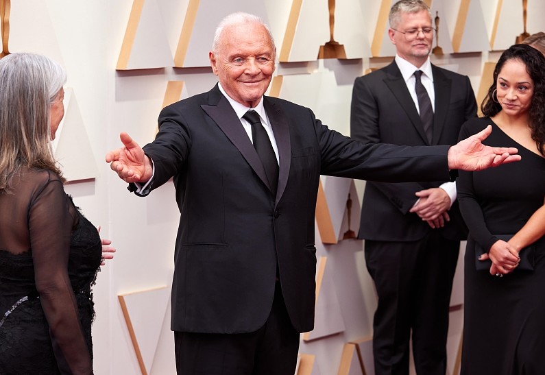 Энтони Хопкинс отпраздновал 50 лет трезвости