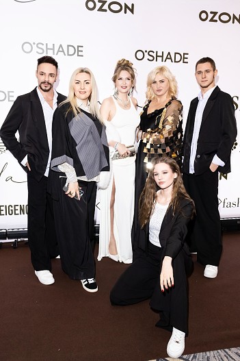 Анастасия Казанцева, Наталья Палинова, Олеся Бойко и шоу-балет Элит-S