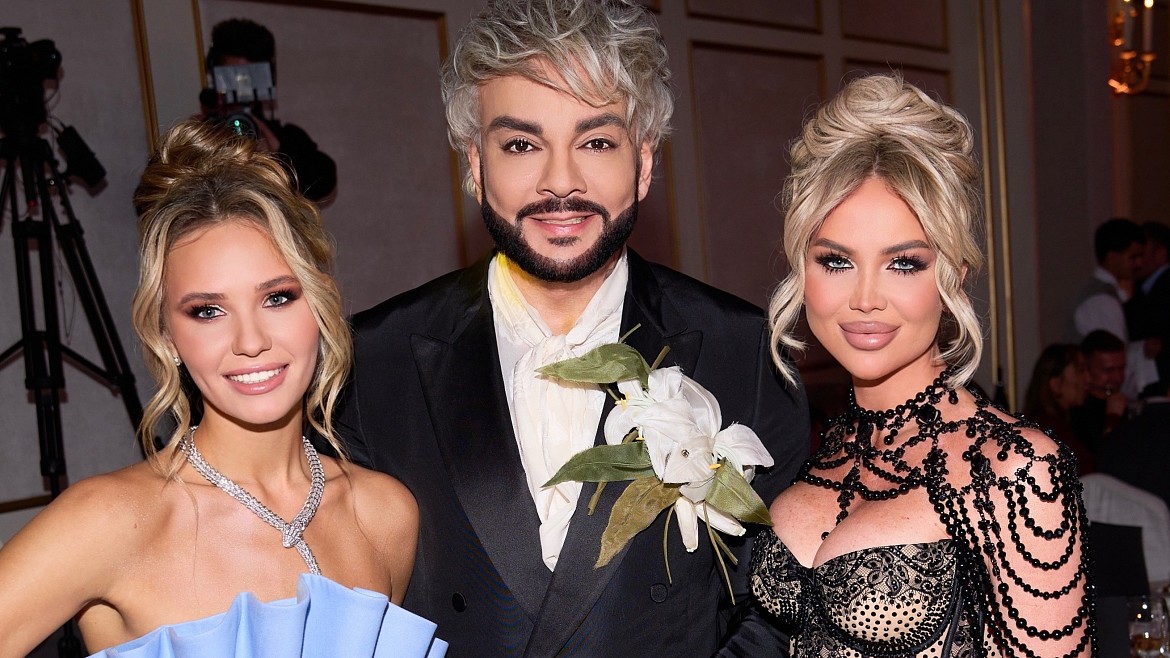 Филипп Киркоров, Ирина Дубцова, Glukoza, Анна Седокова и другие гости «Fashion New Year Awards 2025»