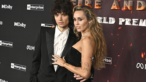 Майли Сайрус невероятно счастлива после помолвки с Максом Морандо