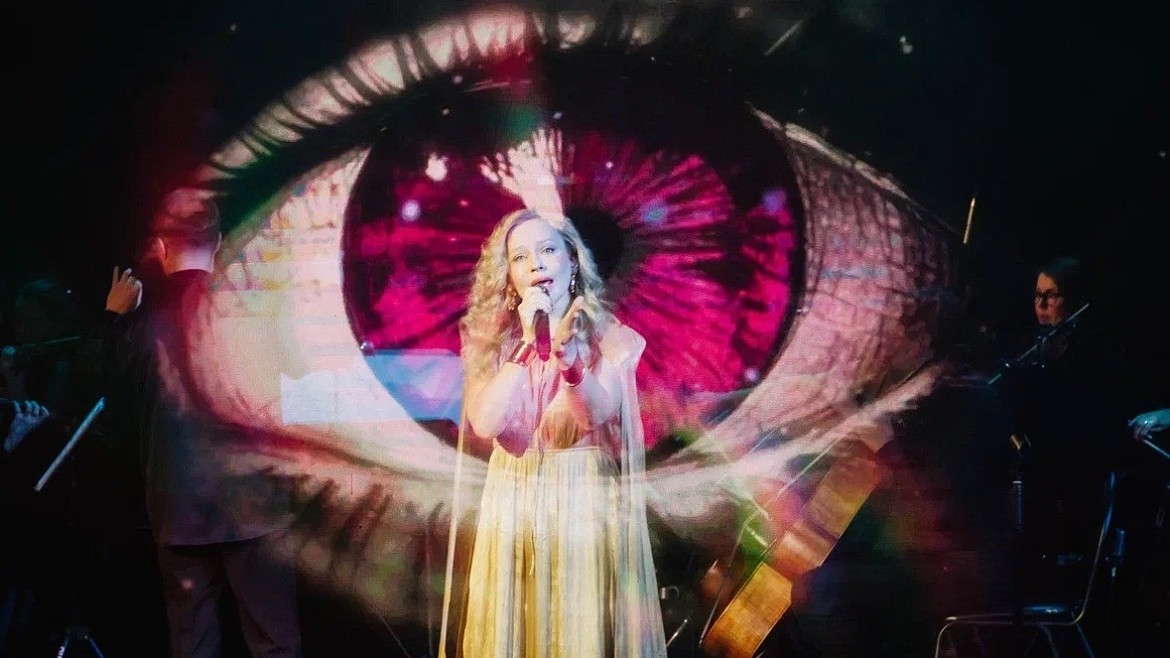 Алексей Учитель, Елена Николаева и другие гости концерта Юлии Пересильд и группы МАNДРАГОРА «Планета лёгкого поведения»