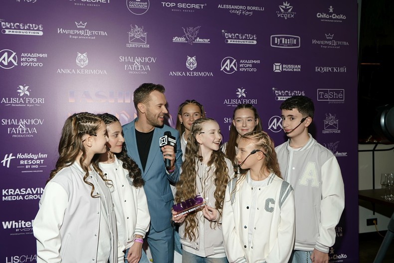 Вадим Лисенков и хор Академии Игоря Крутого