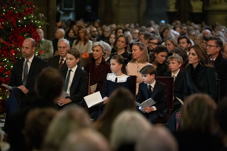 Принц Уильям и Кейт Миддлтон с детьми