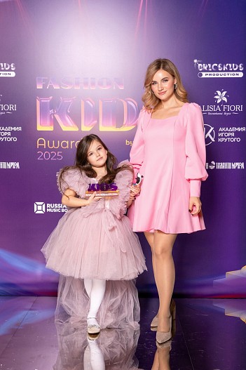 Роксана Рудакова, Жанна Грузинцева