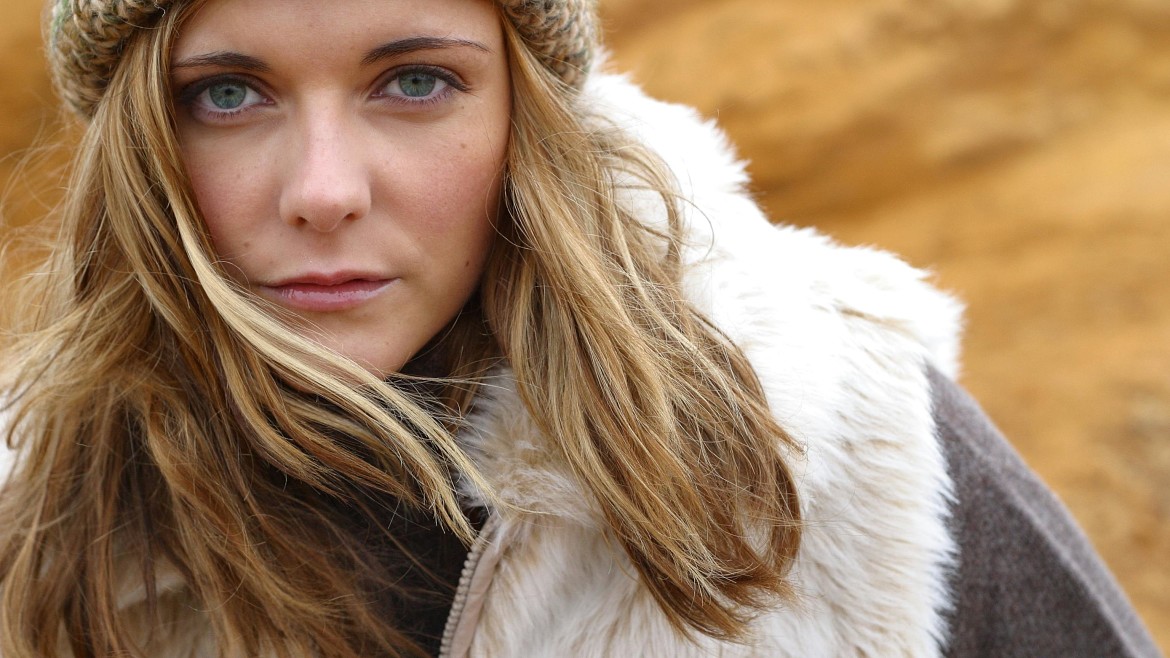 Как страдают волосы зимой и что с этим делать?